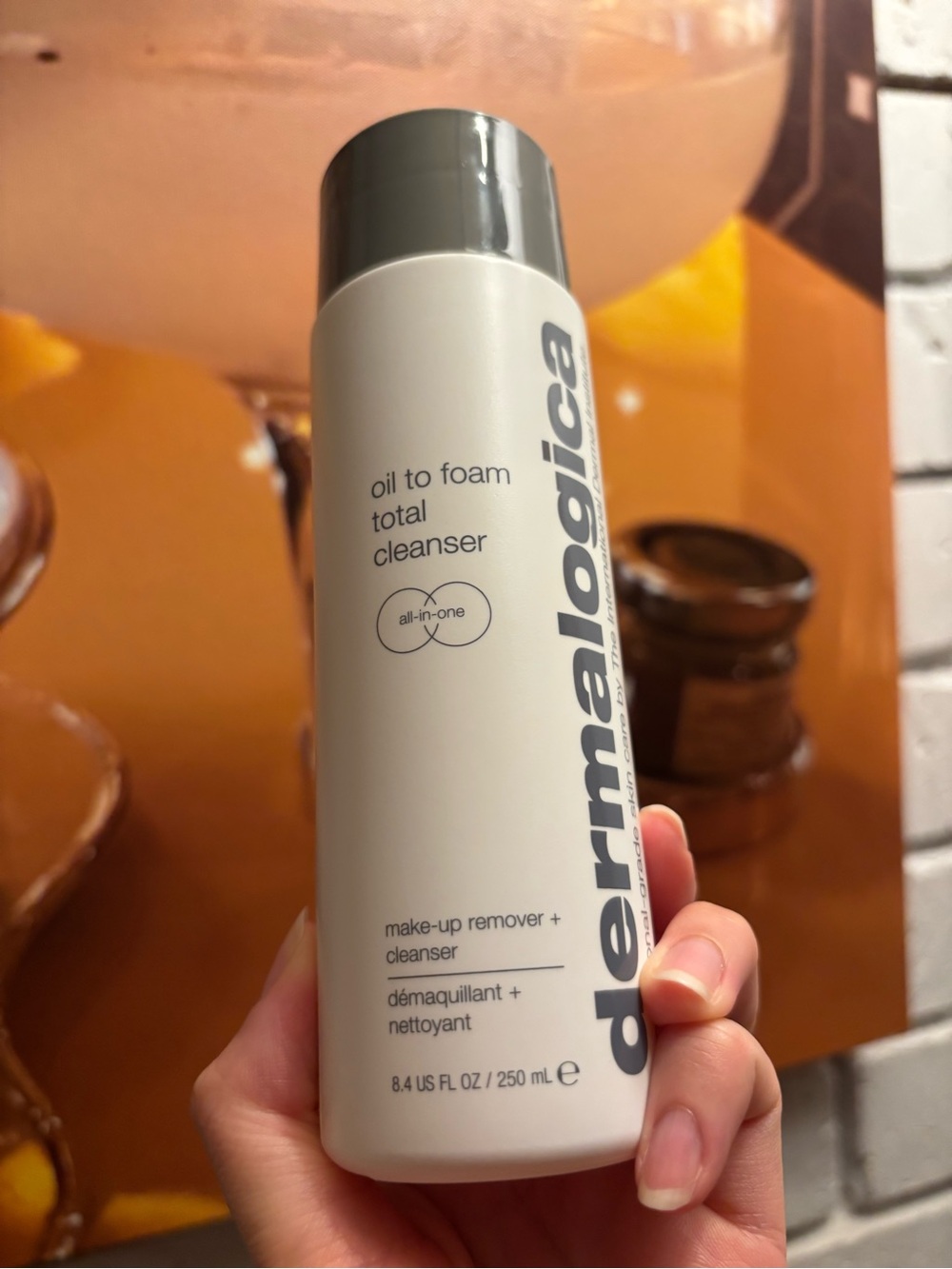 Dermalogica Oil to Foam Total Cleanser • Full-Size - Picture 2 of 7